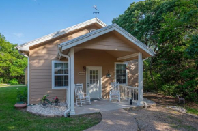 Sparkling Cozy Cottage